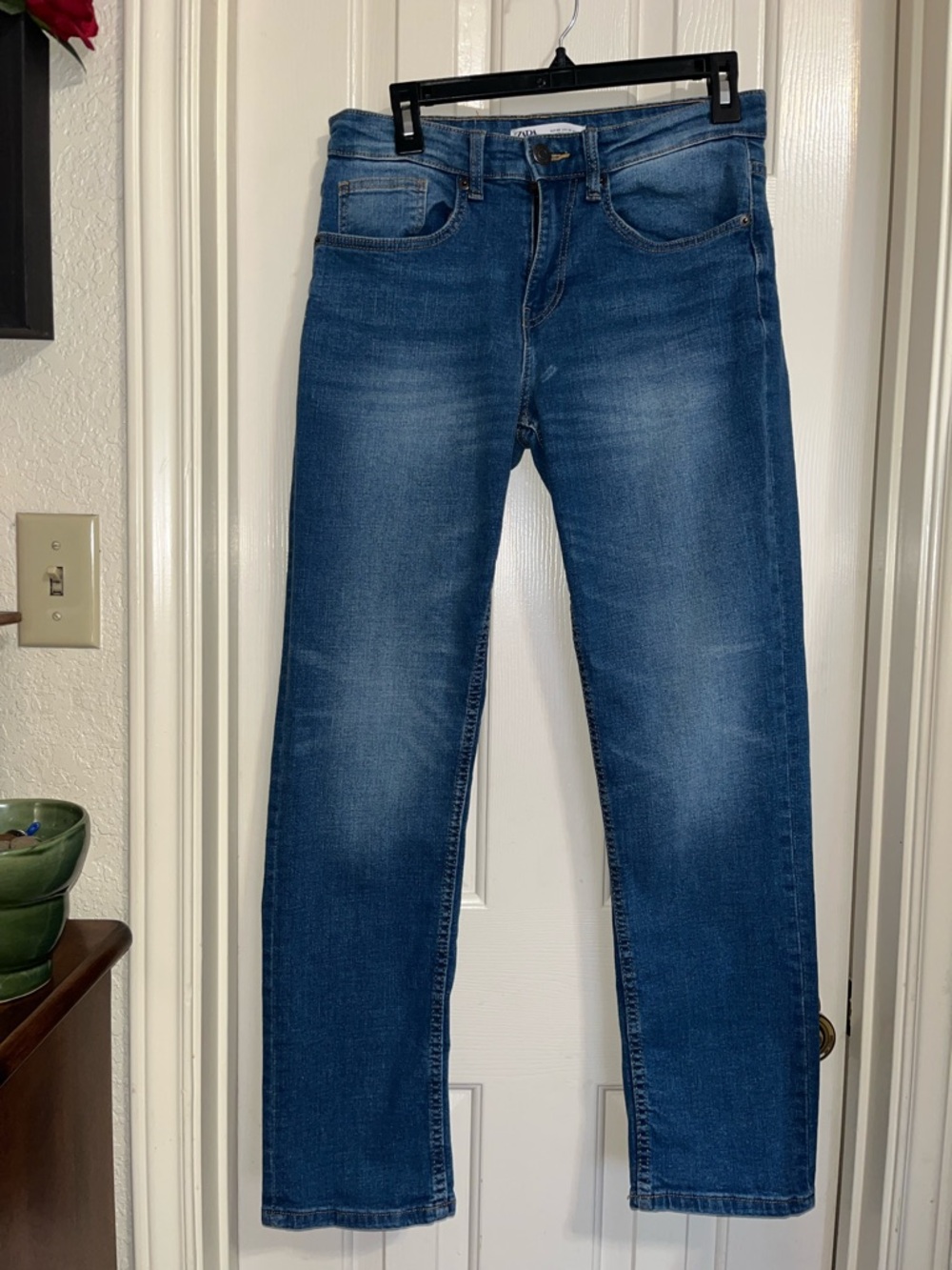Zara Women’s Straight Leg Jeans Size 30